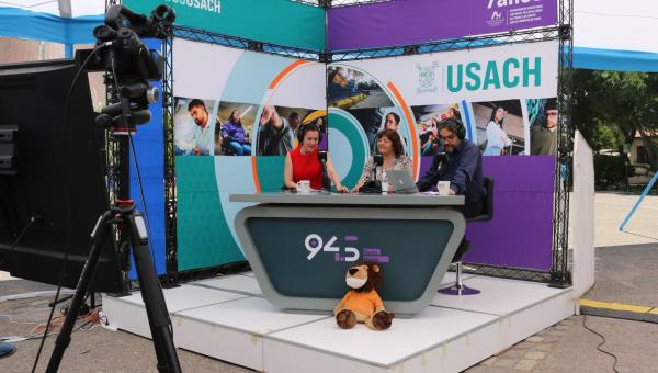 Facultad de Química y Biología abre sus puertas en la Feria de Postulantes 2024