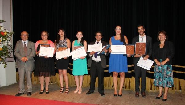 Facultad de Química y Biología celebra a sus titulados y postgraduados en solemne ceremonia de graduación