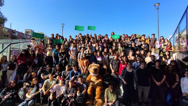 imagen Facultad de Química y Biología reúne a su generación 2025 en una gran bienvenida
