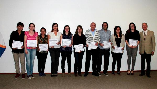 Fundación Alberto Zanlungo hace entrega de becas a estudiantes de la Facultad