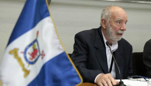 imagen Plantel distingue al Dr. Eduardo Lissi Gervaso con el reconocimiento “Profesor Emérito”