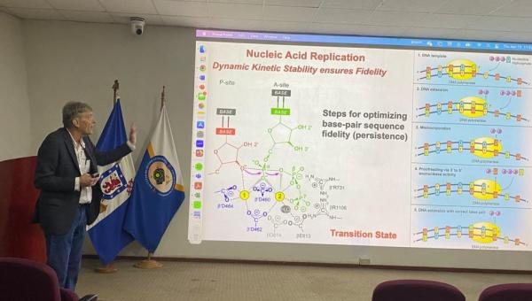 imagen Facultad de Química y Biología recibe a destacado académico de la Universidad de Emory