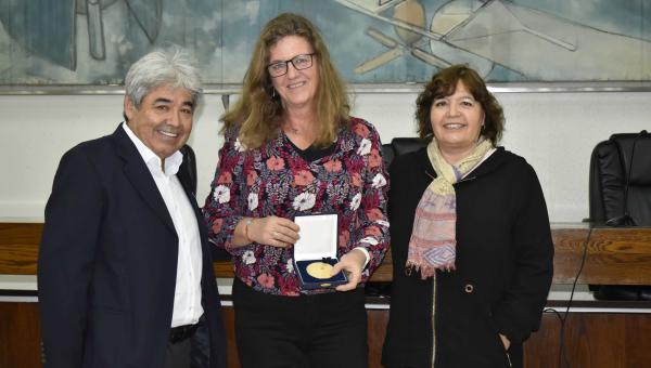 Departamento de Biología reconoce trayectoria académica de la Doctora Marcela Wilkens