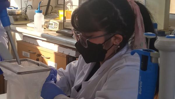 imagen Proyecto de innovación estudiantil impulsa nuevo enfoque terapéutico para abordar el dolor crónico en enfermedades autoinmunes