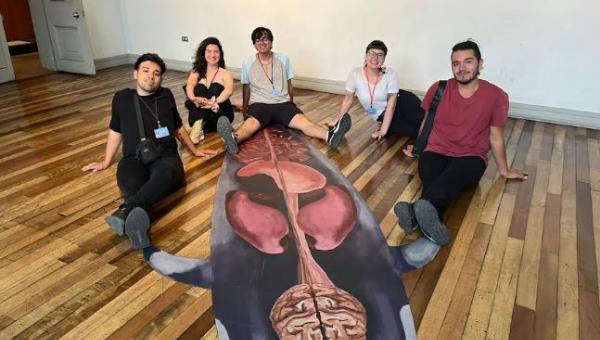 imagen "Fue interesante contrastar lo que se nos enseña aquí en la USACH versus las otras pedagogías en ciencias"