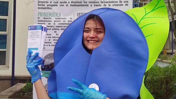 imagen Docencia vinculada al territorio: Estudiantes de Química y Farmacia impulsan proyectos con Liceo de Aplicación y Centro de Acogida de Estación Central