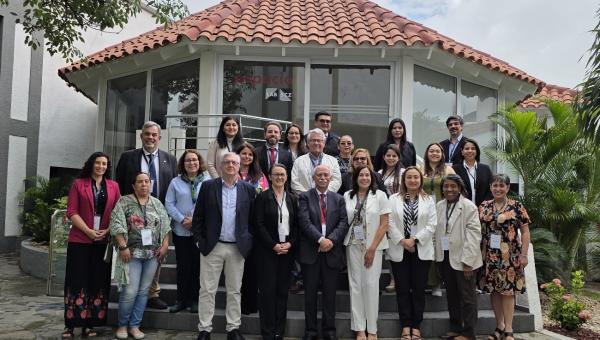 Expertos iberoamericanos analizan políticas sanitarias bajo el enfoque One Health con participación de académica de la USACH