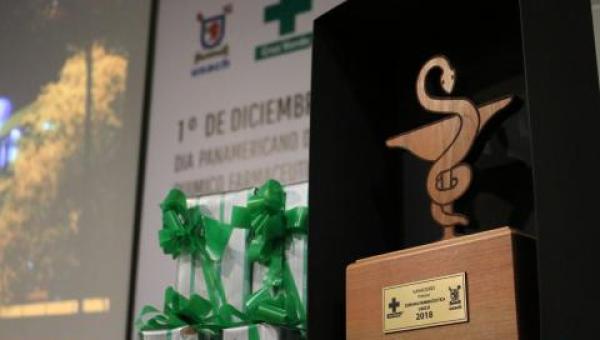imagen Química y Farmacia realiza histórica celebración y se vincula con la industria farmacéutica
