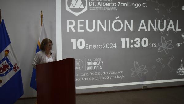 Diez estudiantes de pregrado son becados por la Fundación Dr. Alberto Zanlungo C.